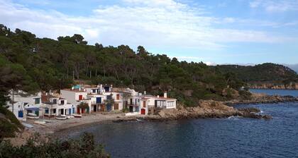 Beautiful family apartment with parking in Palamós