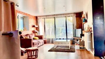 Télévision, livres, chaßne hi-fi