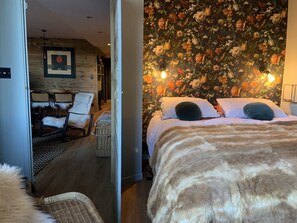 4 bedrooms, iron/ironing board, bed sheets