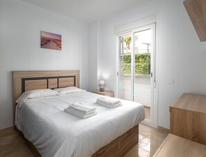 3 slaapkamers, een strijkplank/strijkijzer, gratis wifi