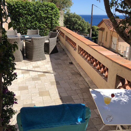 BEAUTIFUL 3-ROOM APARTMENT WITH SEA VIEW - LES ISSAMBRES