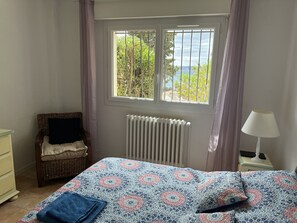 2 bedrooms, desk, free WiFi