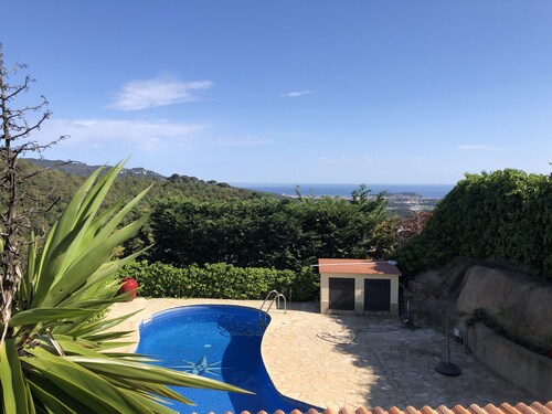 Location à la semaine, villa Lloret de Mar avec piscine privée, quartier calme
