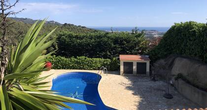 Location à la semaine, villa Lloret de Mar avec piscine privée, quartier calme