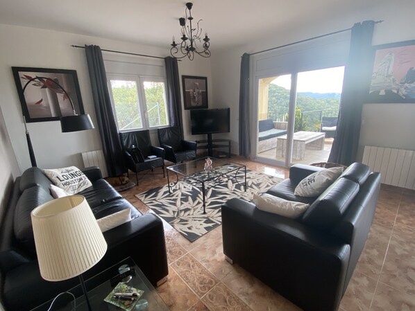 تلفزيون ذكي، مشغل دي في دي، كُتُب، مكتبة فيديو