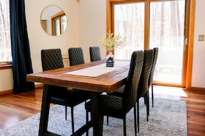 Dining - Secluded 3 Br Luxury Chalet! (Gaylord)