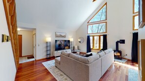 TV connectée, cheminée, baby-foot