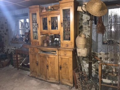 Georgian Village House ( Asmati Khunashvili)