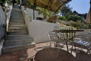 Outdoor dining - Le cabanon des pêcheurs (Ensuès-la-Redonne)