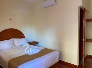 Quarto casal básico, 1 quarto | Roupas de cama antialérgicas, Wi-Fi de cortesia