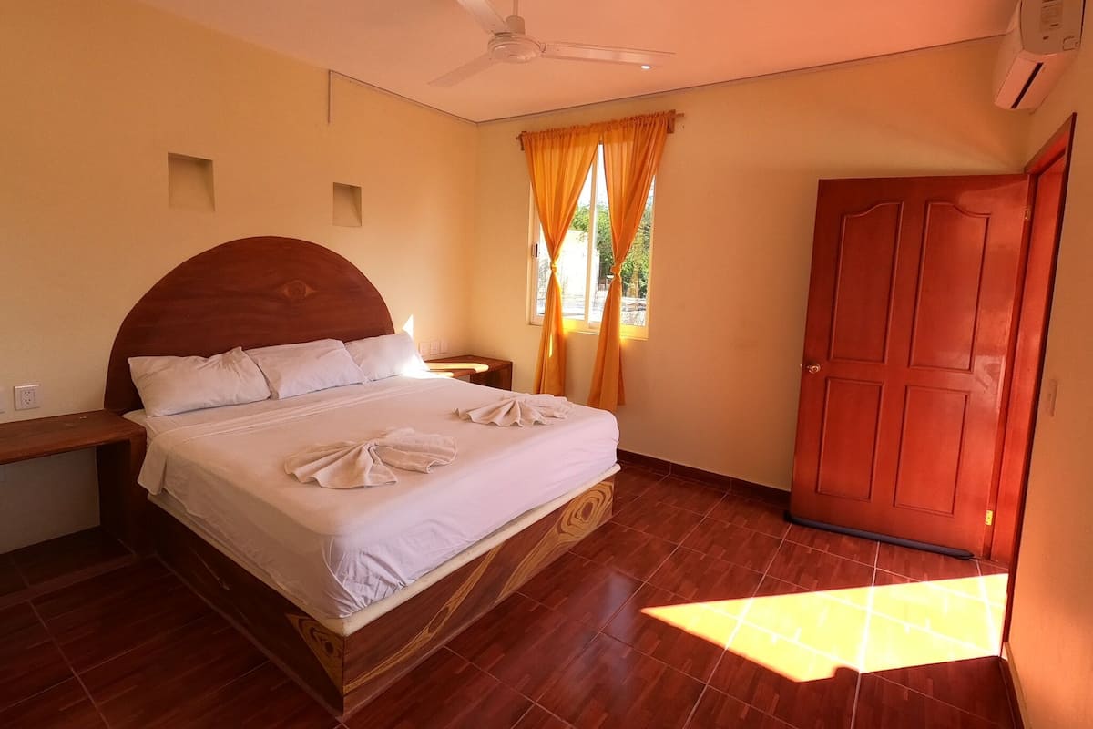 Comfort Room, 1 Bedroom | Hypo-allergenic bedding available, WiFi (free)