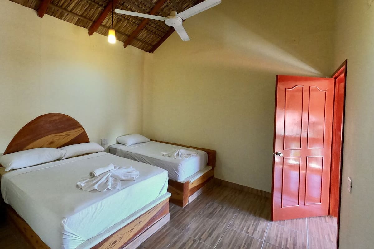 Basic Triple Room, 1 Bedroom | Hypo-allergenic bedding available, WiFi (free)