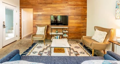 Modern Boho Guesthouse, Close to Best Austin Spots