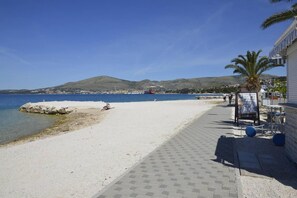 Beach - Remarkable 2-bed Apartment in Okrug Gornji (Okrug)