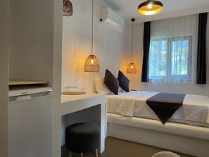 Habitación estándar, balcón, vista a la montaña | Wifi gratis y ropa de cama 
