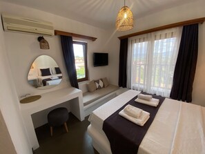 Comfort Room | Free WiFi, bed sheets