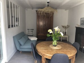 Interior - The "Petite Concarnoise"  - 150 m of the sea (Concarneau)