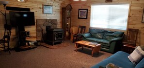 Smart TV, reproductor de DVD, libros y videoteca