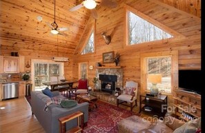 Smart TV, fireplace, DVD player, books - Spacious Mountain Home Close to Blue Ridge Pkwy w/ Hot Tub (Spruce Pine)