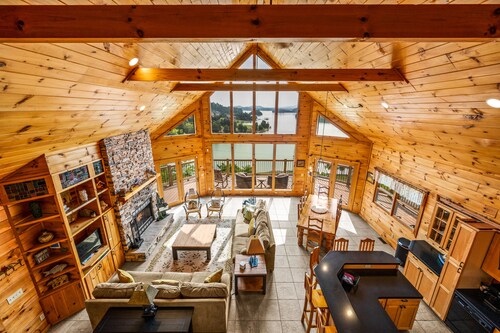 Lakefront Cabin with Stunning Mountain Views, Sleeps 6, on Douglas Lake