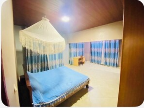 4 chambres, bureau, fer et planche à repasser, Wi-Fi gratuit