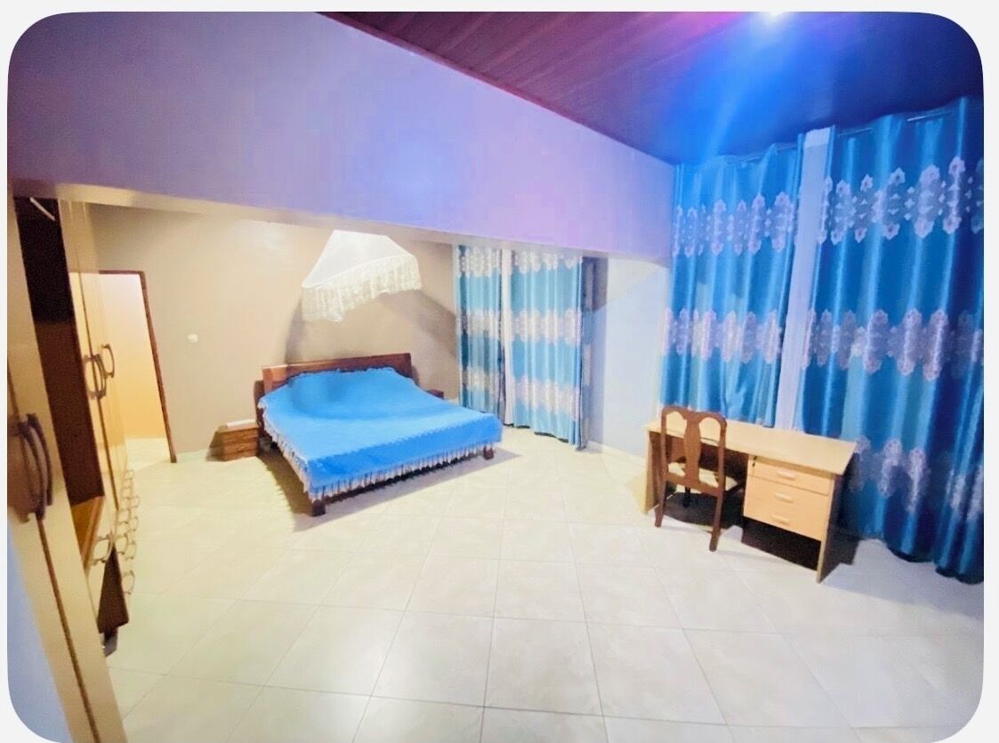 4 bedrooms, desk, iron/ironing board, free WiFi