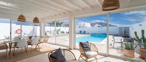 Piscine extérieure, piscine chauffée