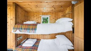 1 bedroom, bed sheets