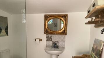 Kabin | Kamar mandi | Shower, pengering rambut, dan handuk
