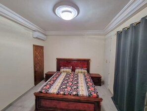 2 bedrooms, travel cot, WiFi, wheelchair access