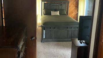4 slaapkamers, een bureau, een strijkplank/strijkijzer, gratis wifi