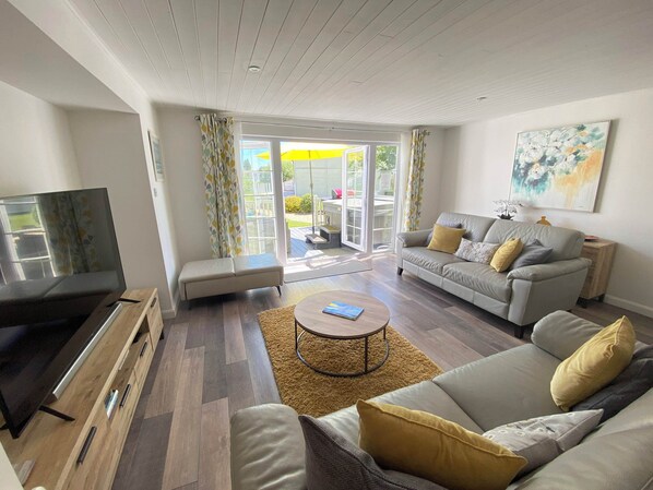 TV connectée, baby-foot, table de tennis de table