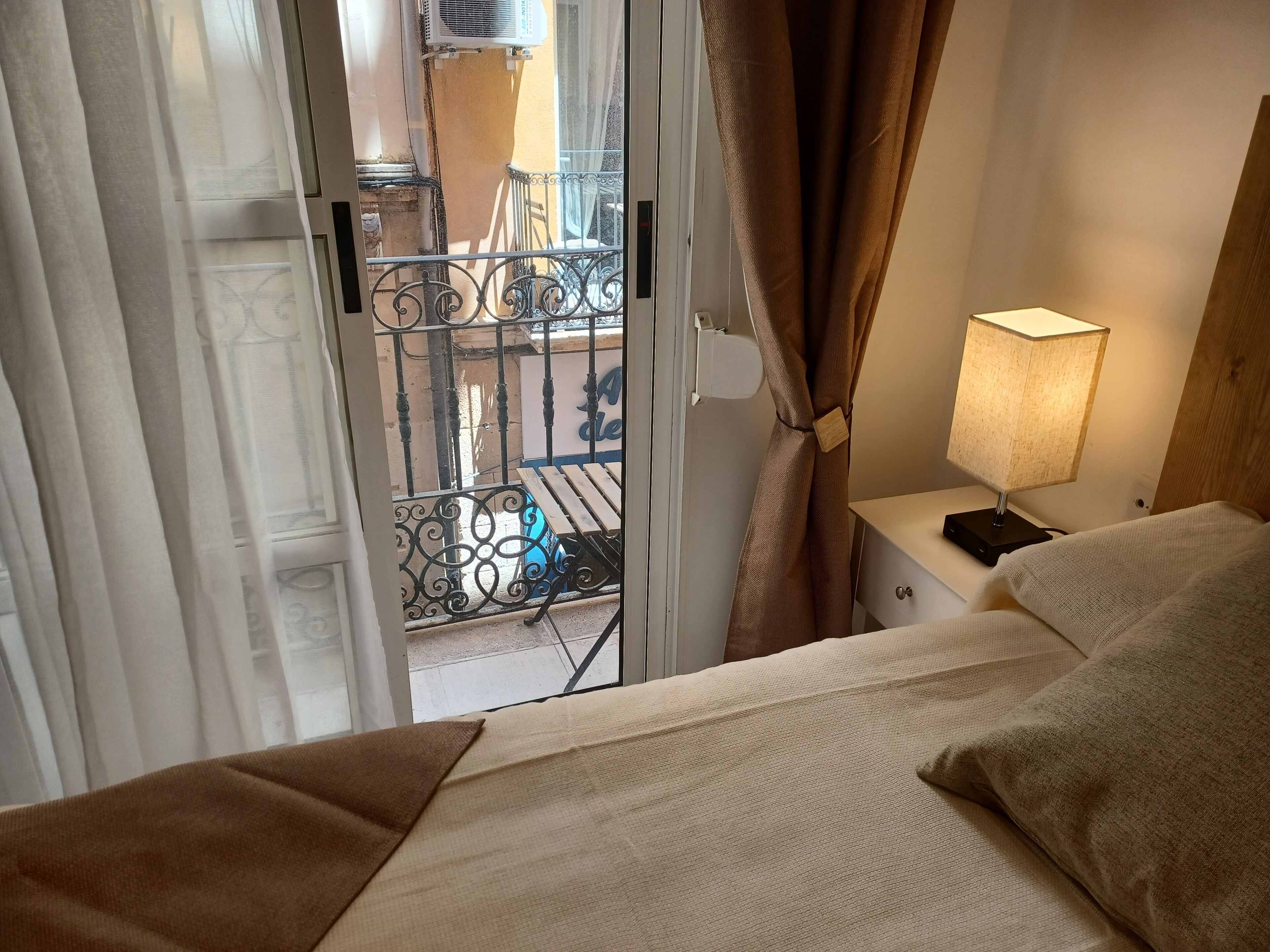 1 dormitorio, tabla de planchar con plancha, wifi gratis y ropa de cama