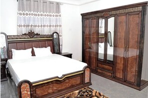 6 habitaciones, tabla de planchar con plancha y wifi gratis 