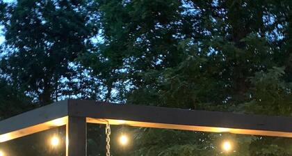 Hobbit Hideaway - Do Something Different!