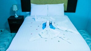 Iron/ironing board, free WiFi, bed sheets - Ocean View Beach Hotel (Ocho Rios)