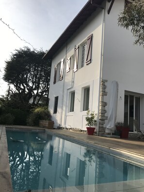 Piscine extérieure, piscine chauffée