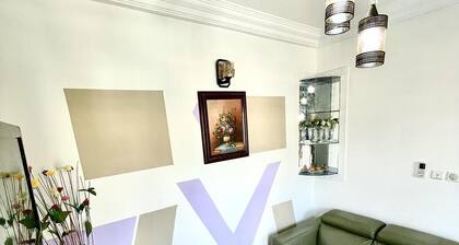 1 Bed Studio Sleeps 2 - Secure Parking, Central