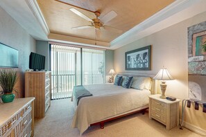 2 bedrooms, internet, bed sheets - 10th-floor apt w/direct ocean views, private beach access, on-site pool, tennis (Bonita Springs)