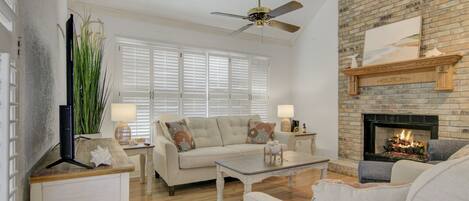 TV connectée, cheminée, jeux vidéo, livres