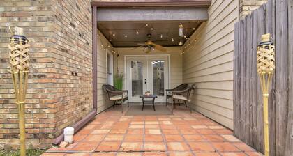 Coastal Style Townhome next to Golf Course - Sleeps up to 8