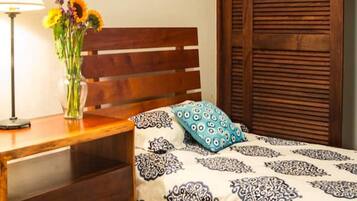 3 bedrooms, desk, free WiFi, bed sheets