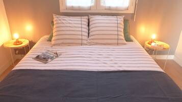 3 chambres, fer et planche à repasser, Wi-Fi gratuit, draps fournis