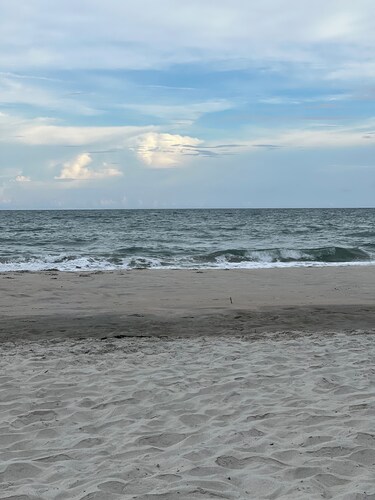 Lake/Fairway view - Private 3Bed/3Bath - Walk to pool