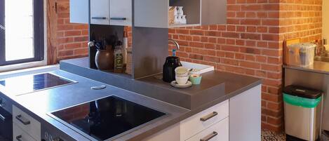 Fridge, microwave, oven, stovetop