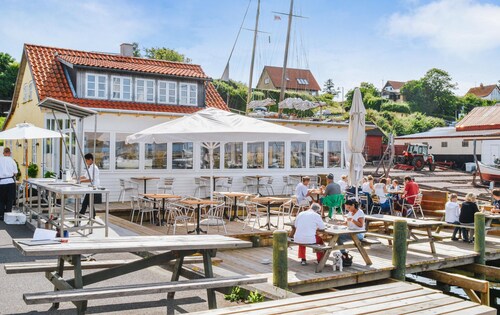 Lovely home in Sjællands Odde with WiFi