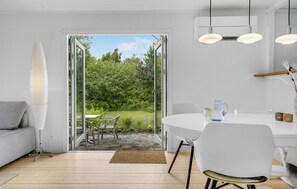 Interior - 2 bedroom cozy home in Dronningmølle (Dronningmølle)