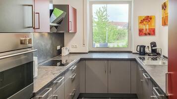 Kühlschrank, Herdplatte, Geschirrspüler