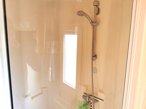 Shower, hair dryer - L'Evasion - Mobil Home - Heated pools (Brem-sur-Mer)