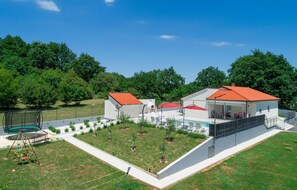 Property grounds - Awesome home in Vodnjan (Vodnjan)